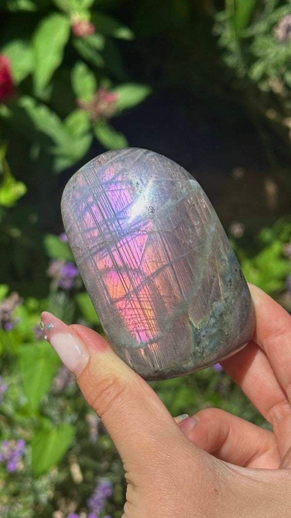 Labradorite sculpture A grade