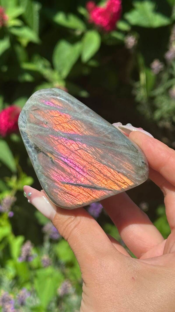 Labradorite sculpture A grade