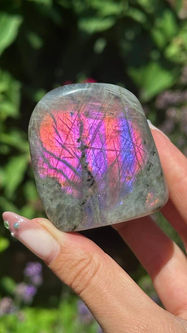 Labradorite sculpture A grade