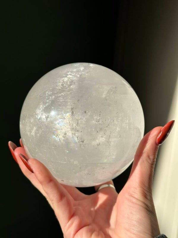 Optical calcite sphere nr.4
