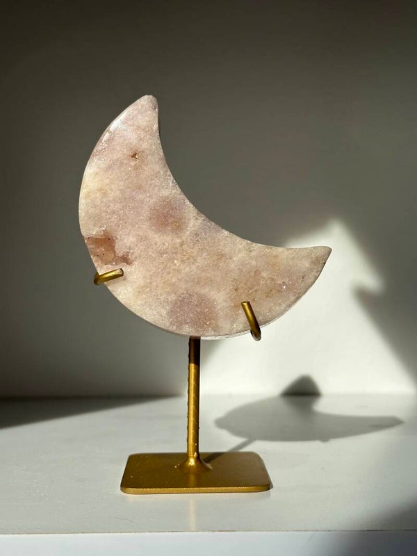 Roze amethist maan op standaard