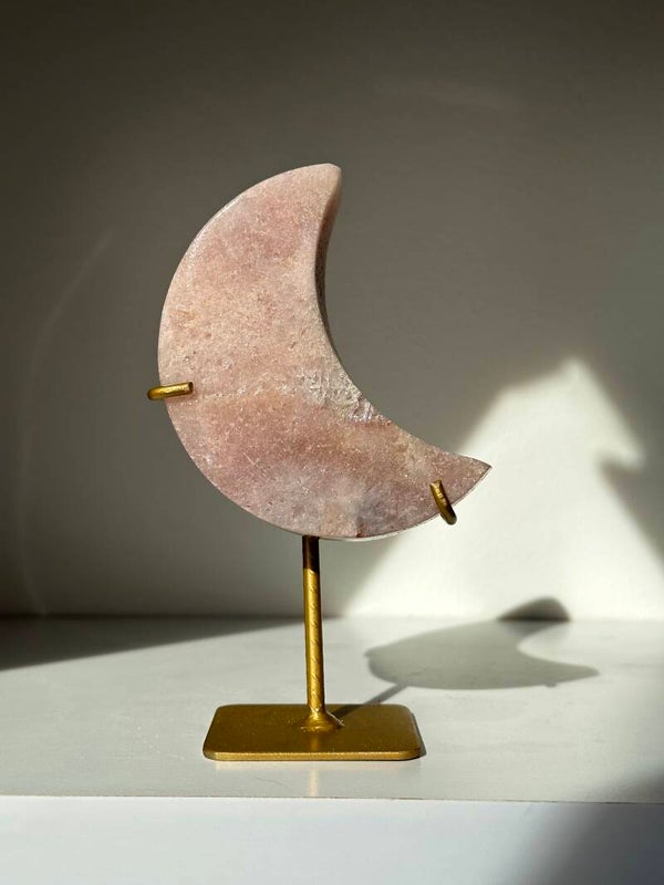 Roze amethist maan op standaard