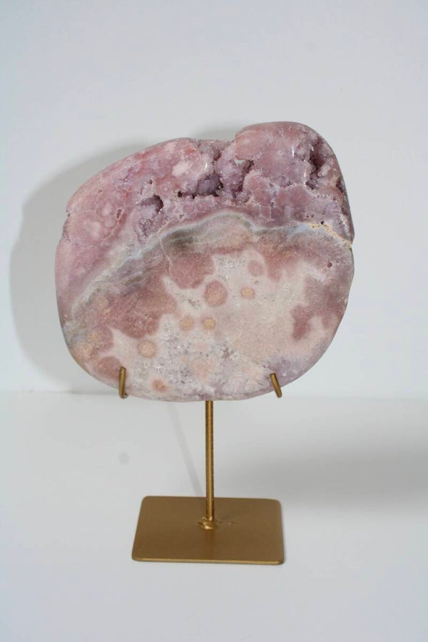 Roze amethist op standaard