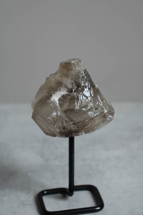 Elestiaal kwarts op standaard