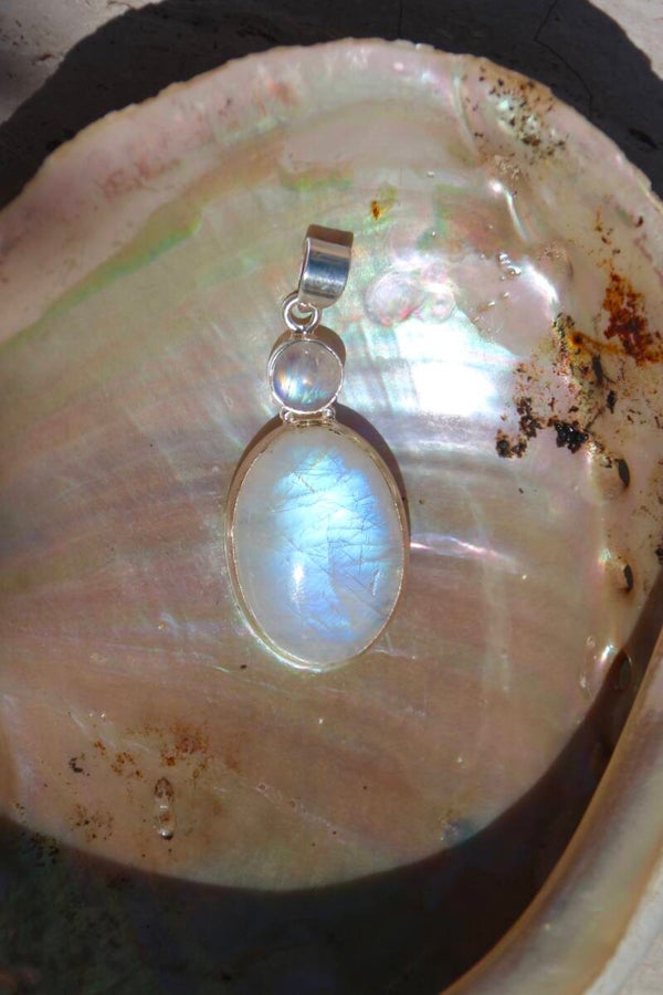 Moonstone Pendant A Grade