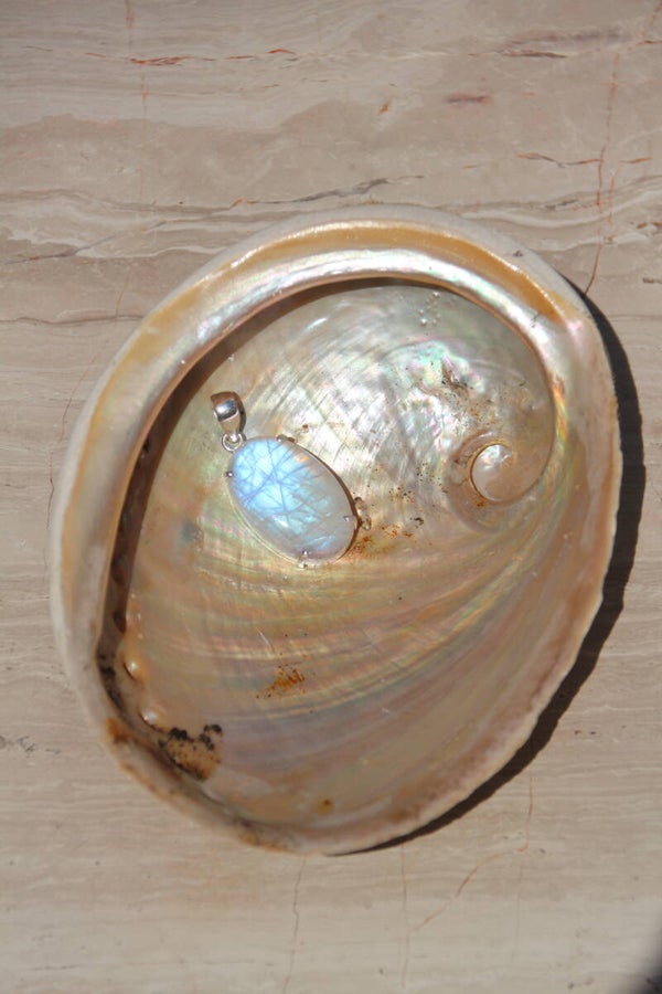 Moonstone Pendant A grade