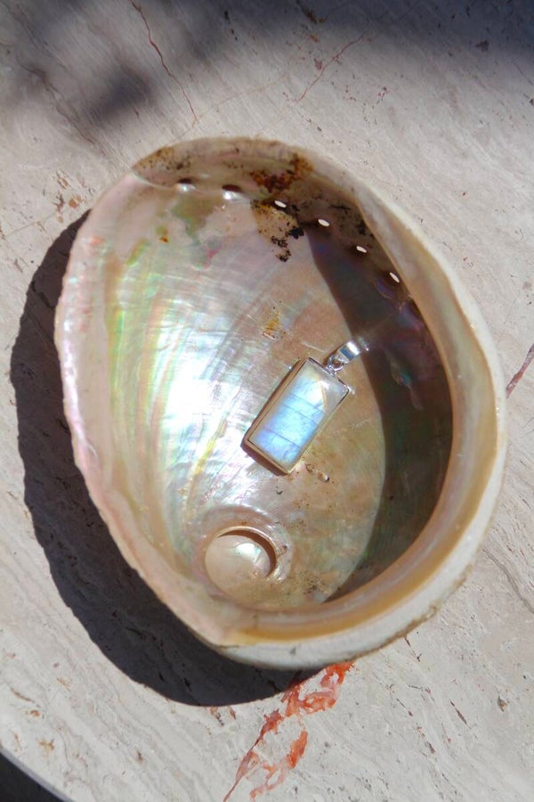 Moonstone Pendant A Grade