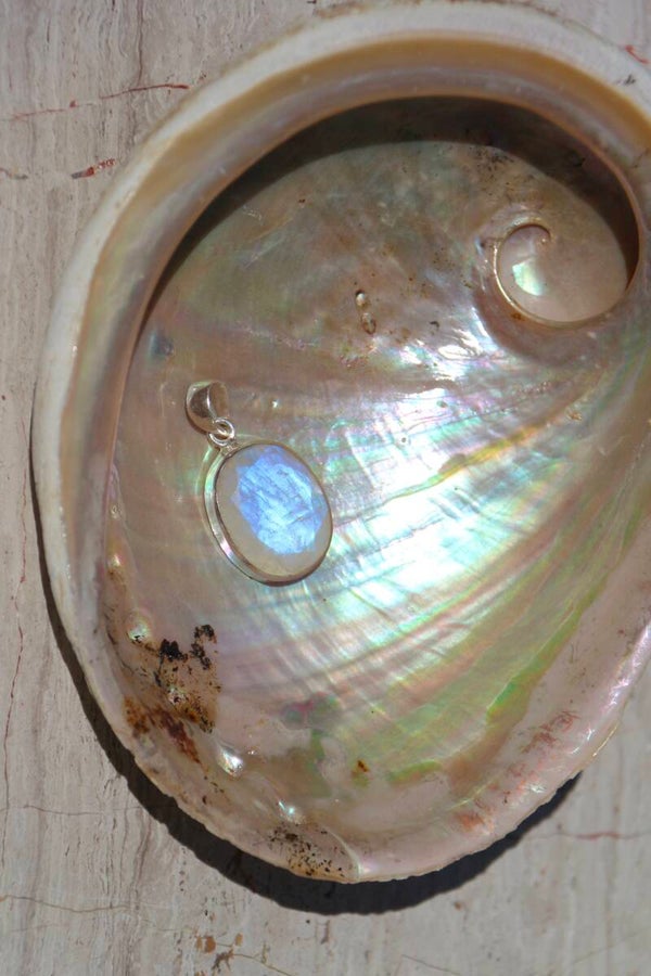 Moonstone Pendant A Grade