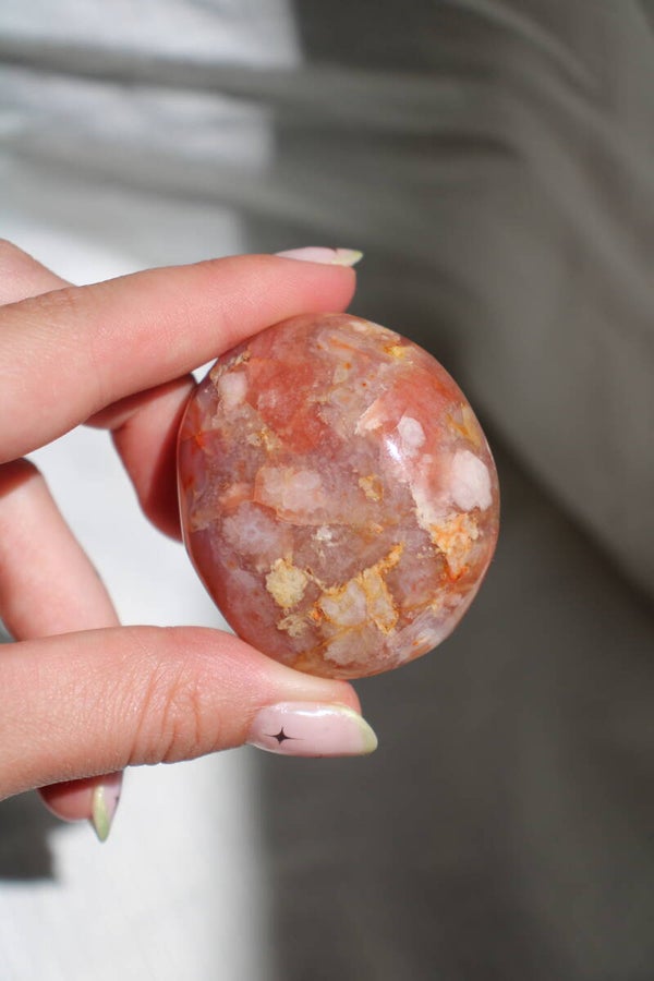 Flower agate palmstone