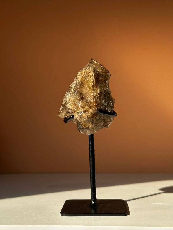 Smoky elestiaal kwarts op standaard