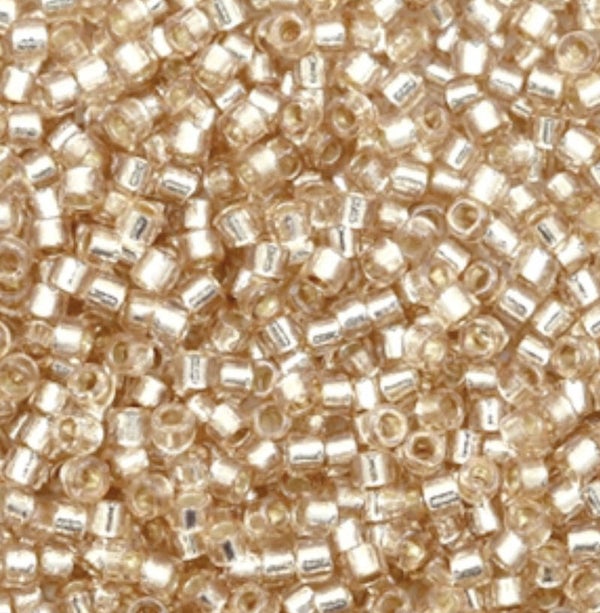 Miyuki kralen 11/0 delica's Duracoat silverlined dyed mica brown