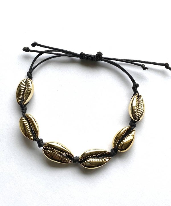 Kauri Shell bracelet gold.