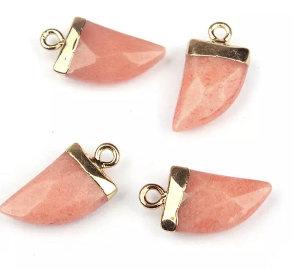 Natuursteen hanger tooth Living coral red - gold