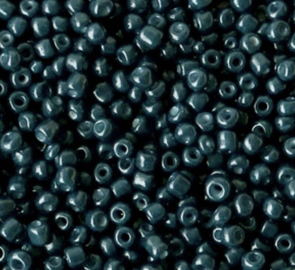 Rocailles 12/0 2mm Legion green