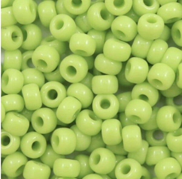Miyuki 6/0 4mm  rocailles Opaque chartreuse green 6-416