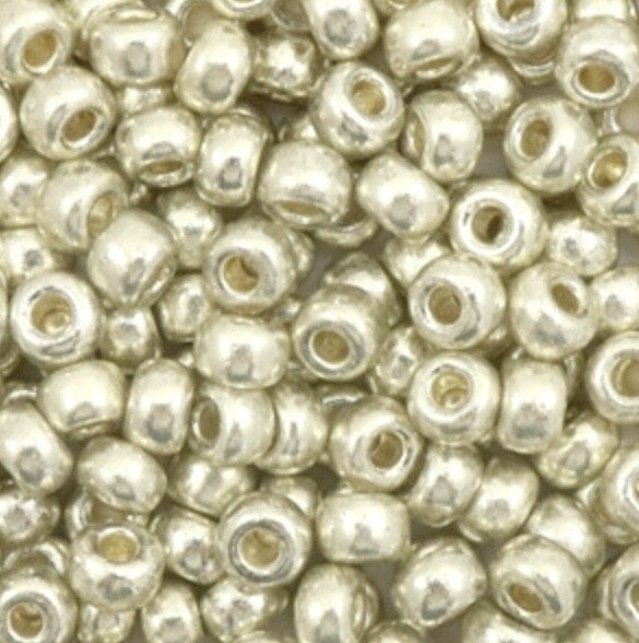 Miyuki 6/0 4mm rocailles Duracoat galvanized silver 6-4201