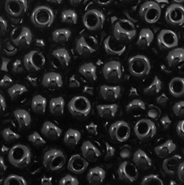 Miyuki 6/0 4mm rocailles Opaque black 6-401