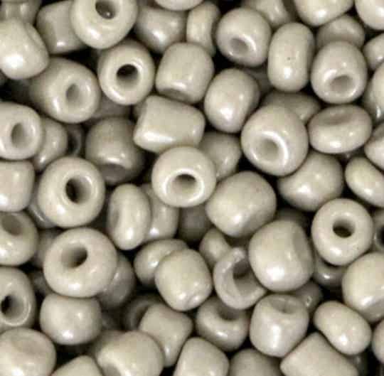 Rocailles 4mm Soft Taupe.