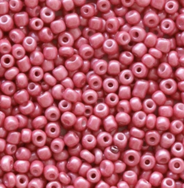 Rocailles 12/0 2mm. Exotic pink