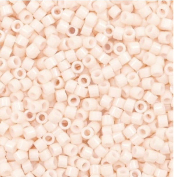 Miyuki kralen 11/0 delica's Roze beige