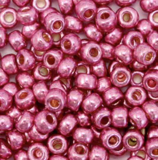Miyuki 6/0 4mm rocailles Duracoat galvanized hot pink 6-4210
