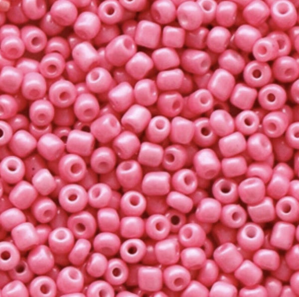 Rocailles 12/0 2mm. Shiny pink