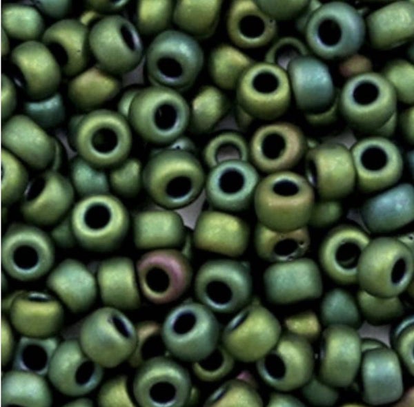 Miyuki rocailles 6/0 4mm. Metallic matte iris dark green