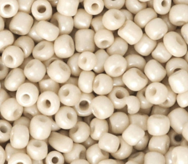 Rocailles 8/0 3mm almond oil beige 