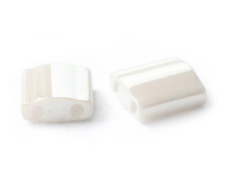 Miyuki tila 5x5mm. Ceylon antique ivory pearl