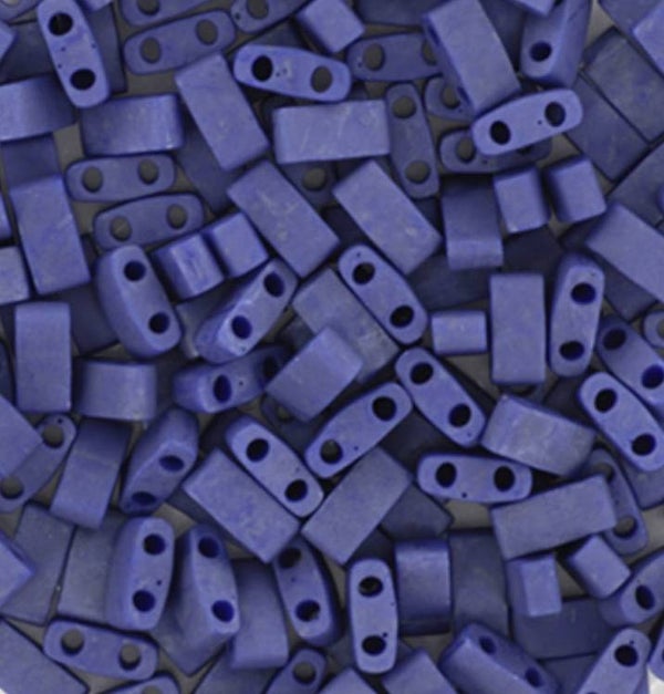 Miyuki half tila 5x2,3mm. Opaque cobalt matte luster