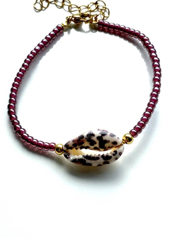 Leopard kauri bracelet.