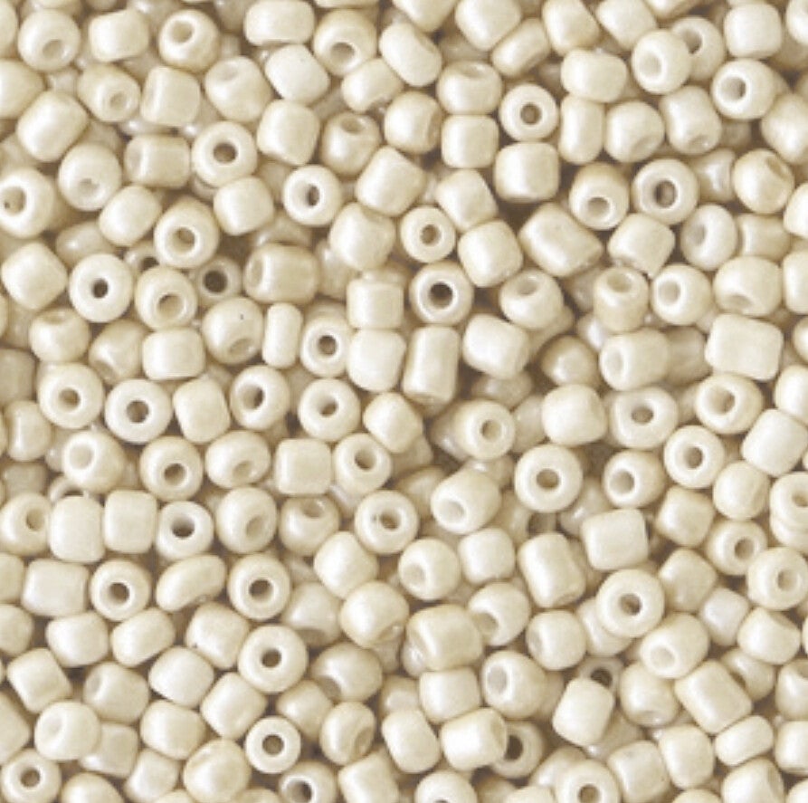 Rocailles 2mm Navajo White