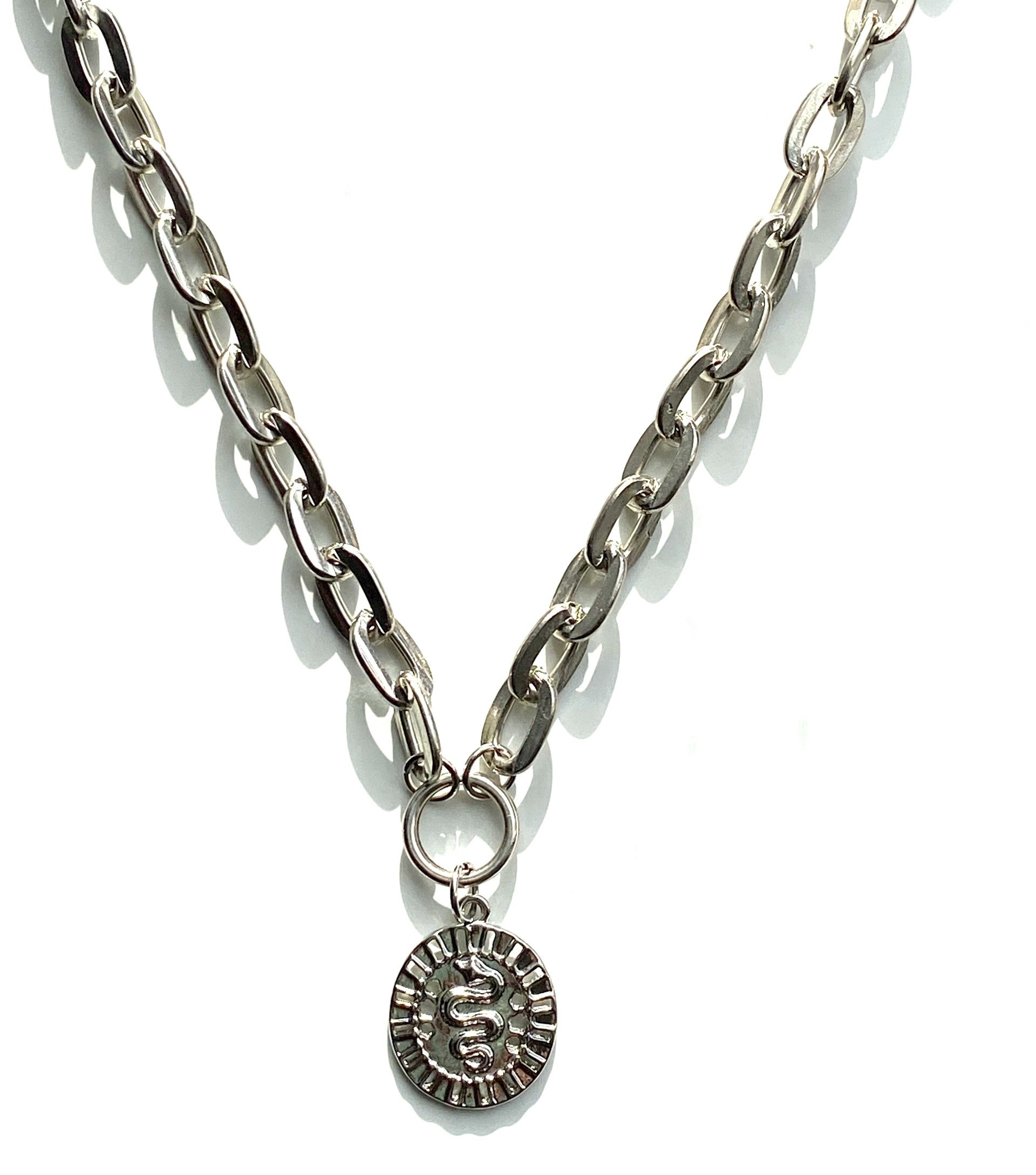 Necklace snake chain silver.