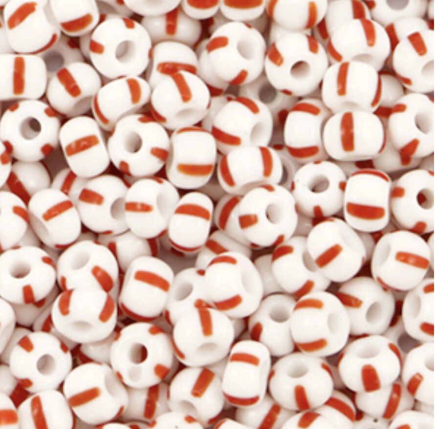 Preciosa rocailles rood / wit 4mm. 