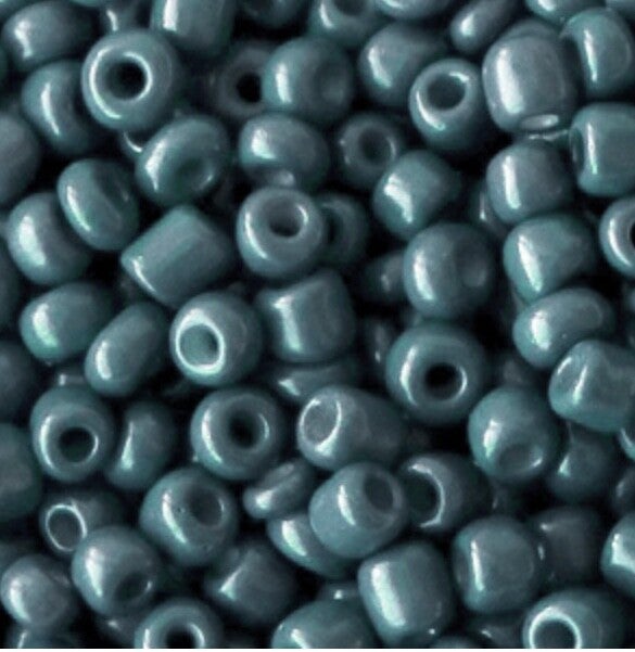Rocailles 4mm Dark adriatic blue.