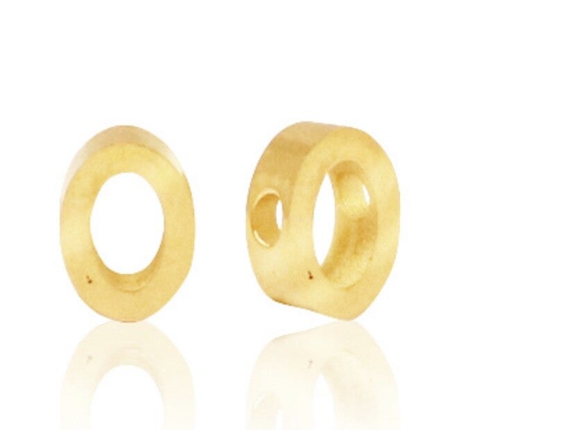 Stainless steel kraal / hanger Letter O goud 