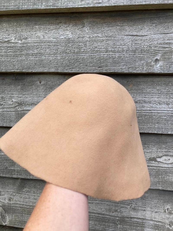 Wolvilt cloche camel/beige