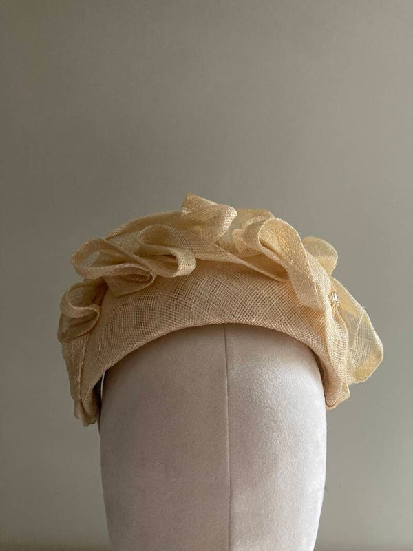 Creme/botergele sinamay bandeau roezel