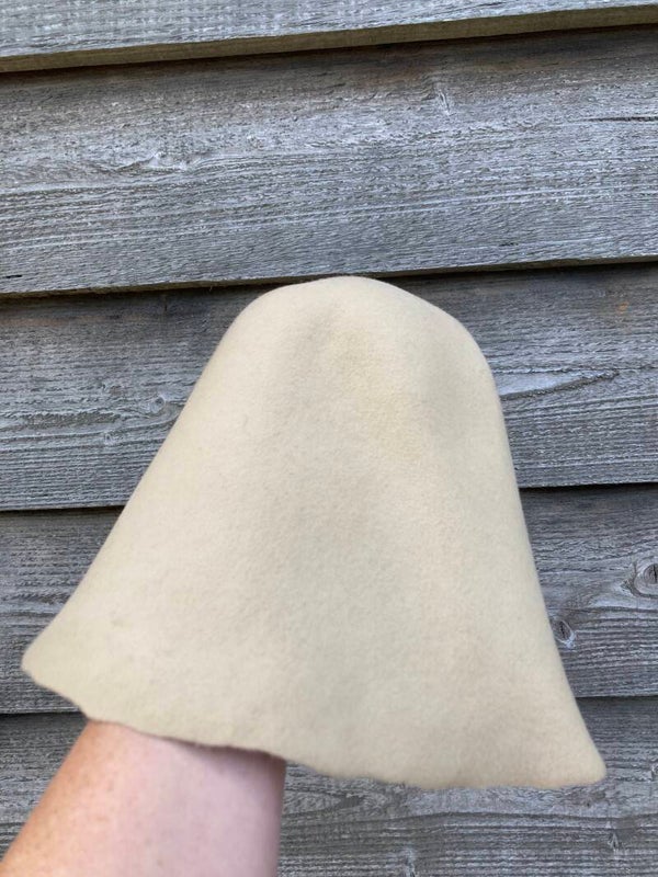 Beige cloche