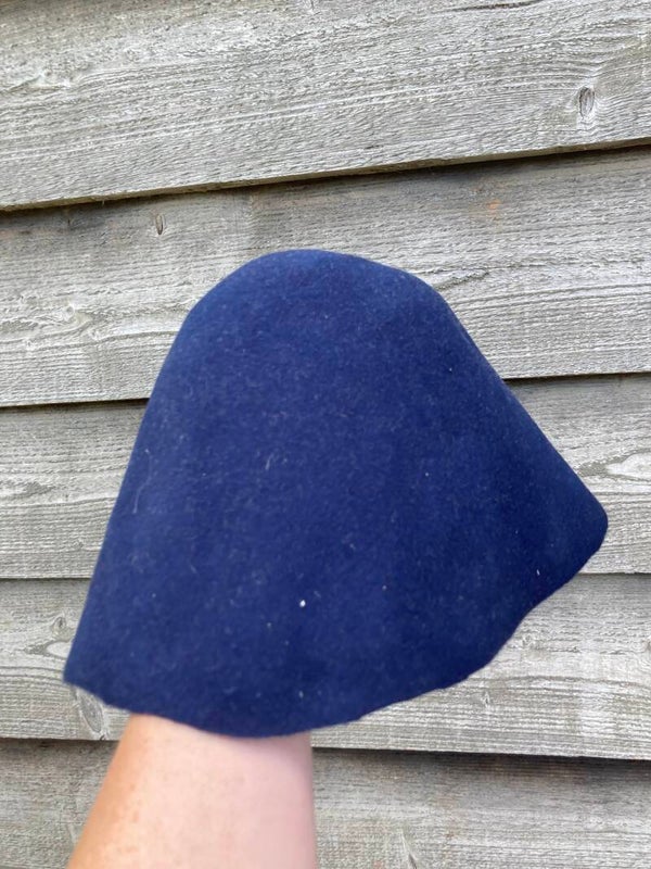 Wolvilt cloche blauw