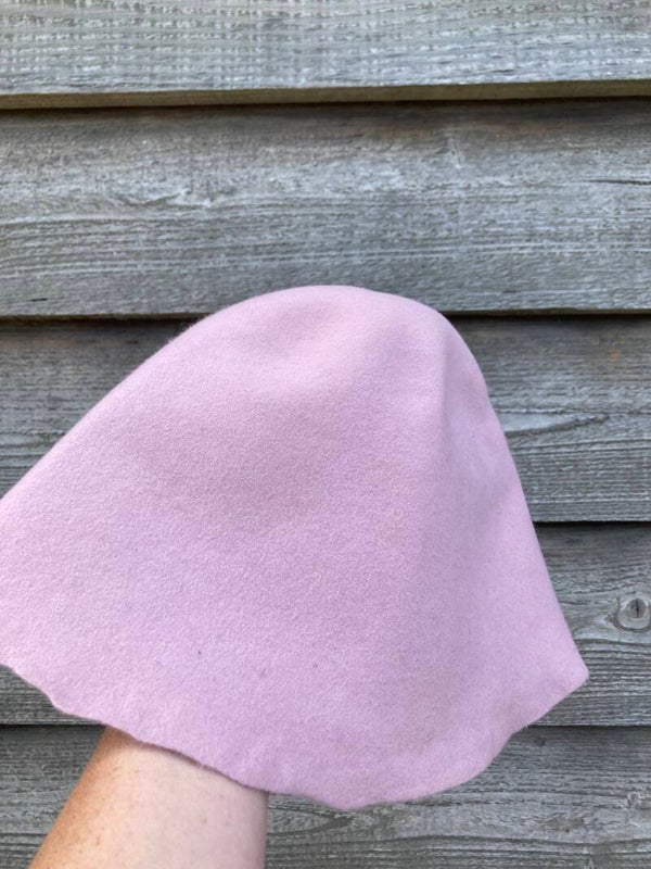 Lila cloche