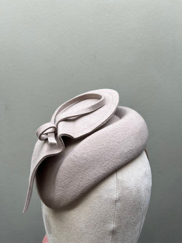 Beige tiener dames hoedje punt