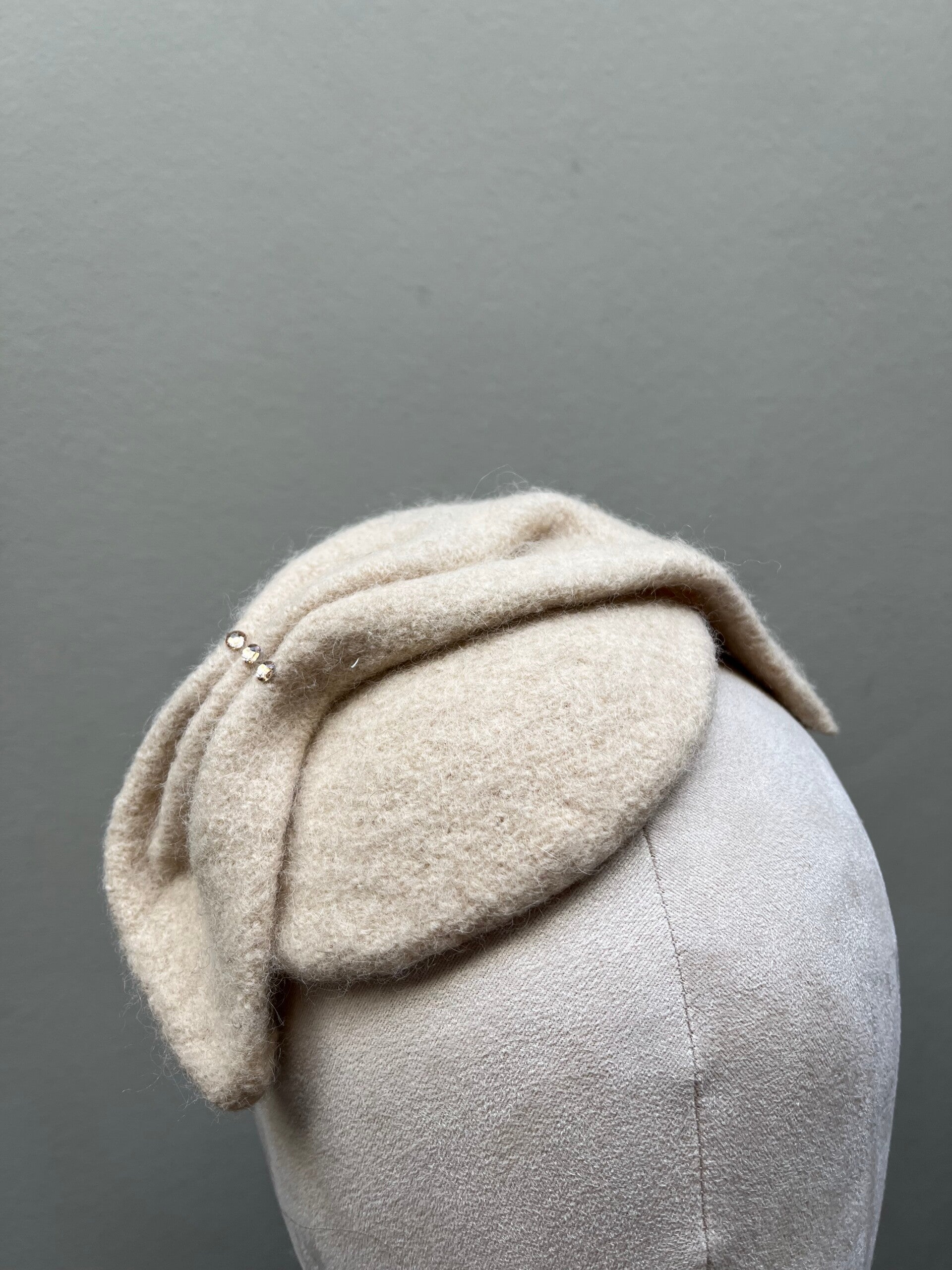 Beige rond kids hoedje