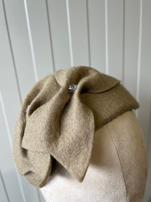 Taupe beige kids bandeau hoedje