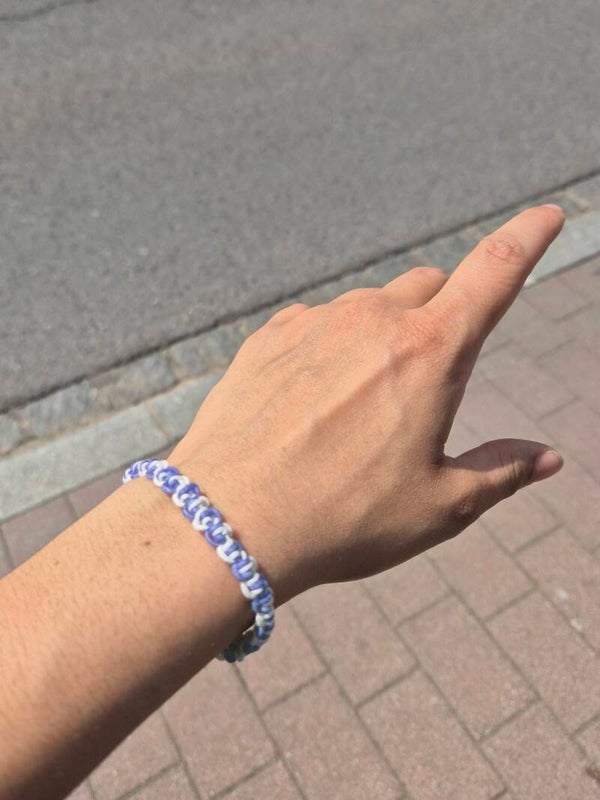 The fine white-blue bracelet