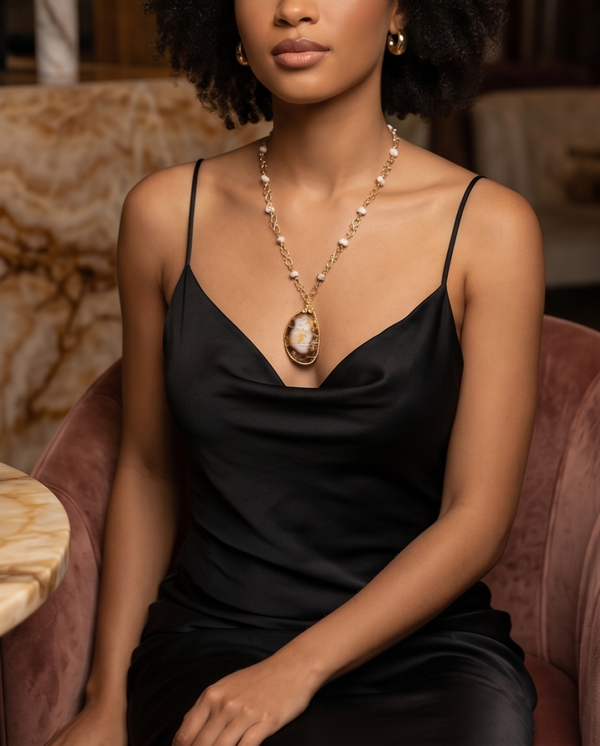Woman's Brown and white Agate Pendant Necklace