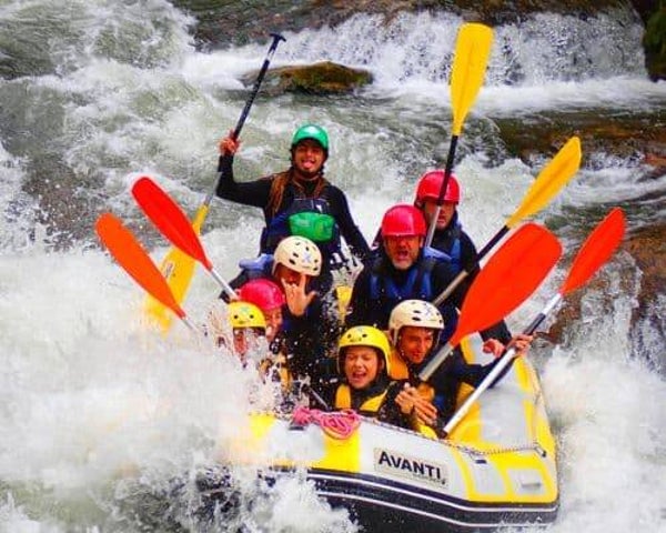 Máxima Aventura realizando Rafting en Montanejos