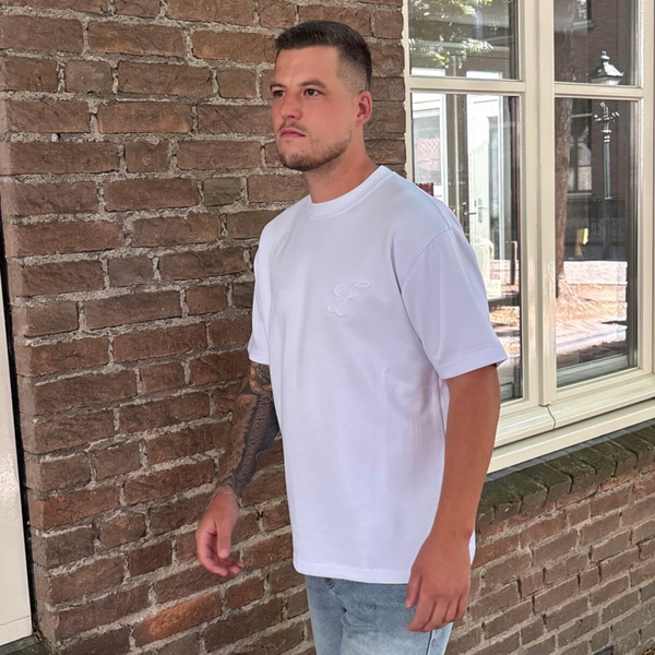 T-shirt white oversized