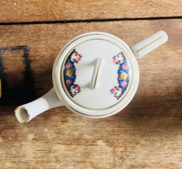Cafetière verseuse ancienne en porcelaine décor florale liseré doré Art deco fin bel époque