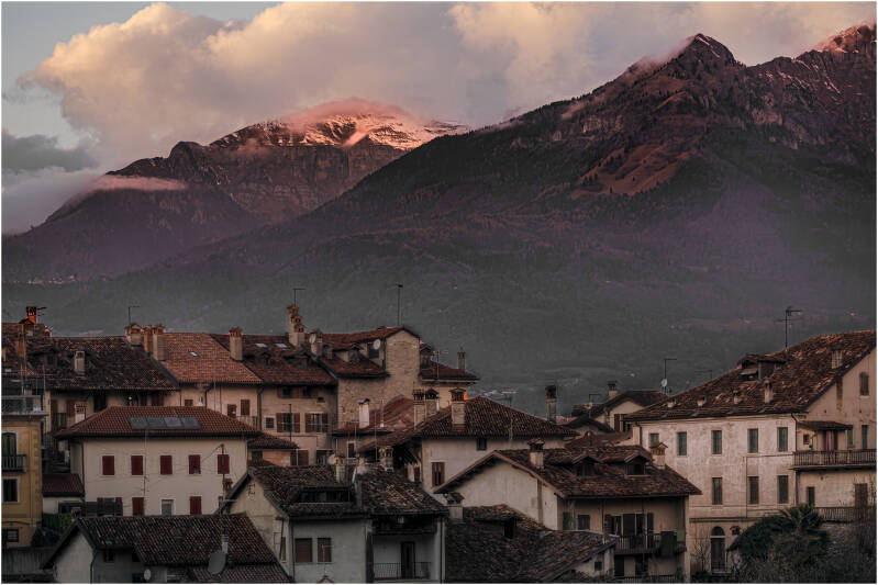 2025-12-03 scorcio di Feltre al tramonto